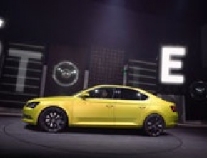Nowa ŠKODA Superb: emocjonujący występ na Volkswagen Group Night w Genewie