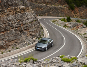 Škoda Octavia znów najpopularniejszym nowym samochodem w Polsce. Za co cenią ją Polacy?