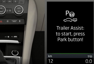 Systemy ŠKODY: TRAILER ASSIST – bezpieczne podróże z przyczepą